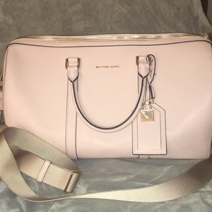 Micheal Kors weekender pink